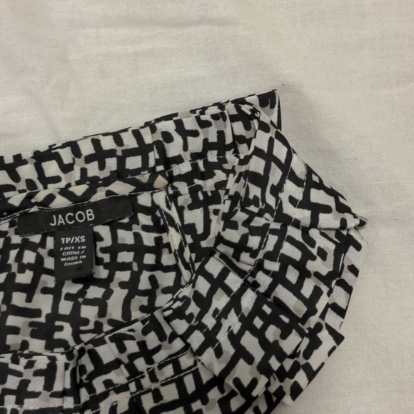 Sleeveless satin blouse - Picture 4 of 4